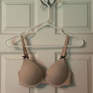 Juicy Couture bra 34B, nude with little black bows